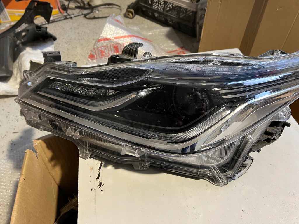 фото №1, Toyota corolla e21 sedan full led 18- перед левый