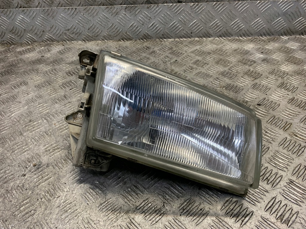 фото №1, Mazda demio лампа правий перед