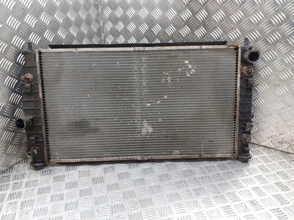 Купити Радіатор води chrysler 300m 05010359aa