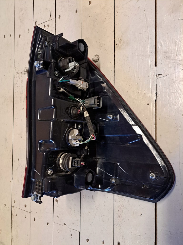 фото №9, Toyota hilux viii лампа задня ліва 0k187 35677