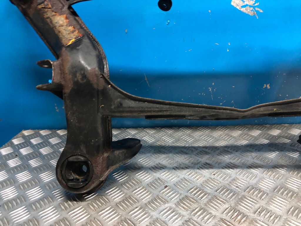 фото №7, Mercedes w124 підрамник балка підрамник підвіска задня задній