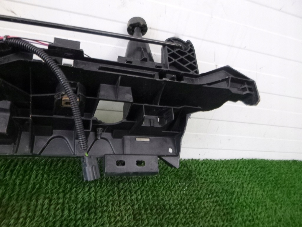 фото №12, Ecosport 12- pas передний верхний отбойник замок капот