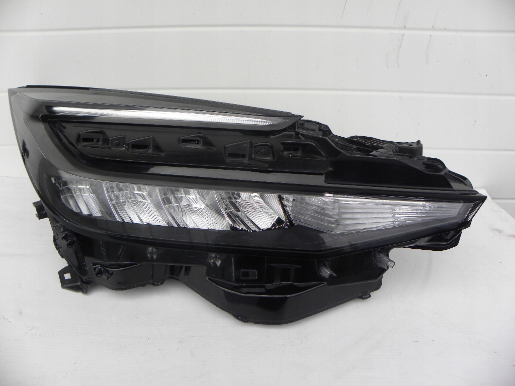 фото №1, Toyota ch-r led technolog лампа передняя правая сторона 2023 rok