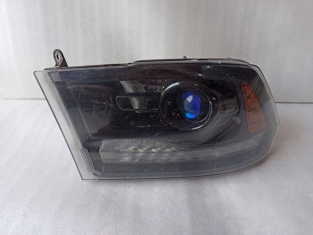 фото №1, Dodge ram srt czarna лампа левая левый перед