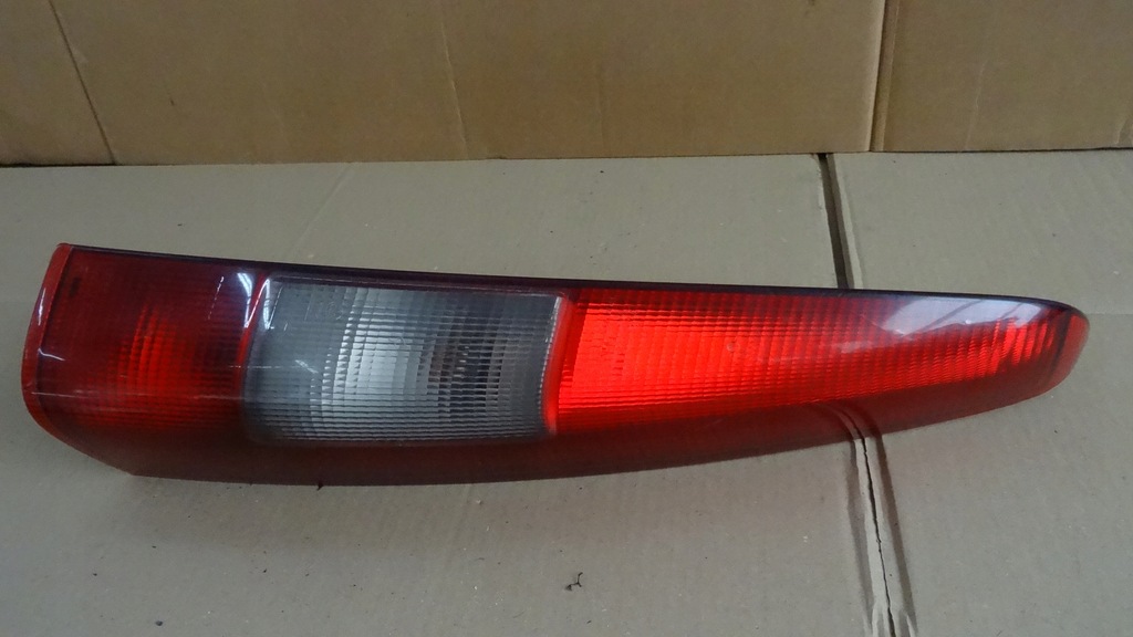 фото №3, Volvo v70 лампа правый задняя 9157800