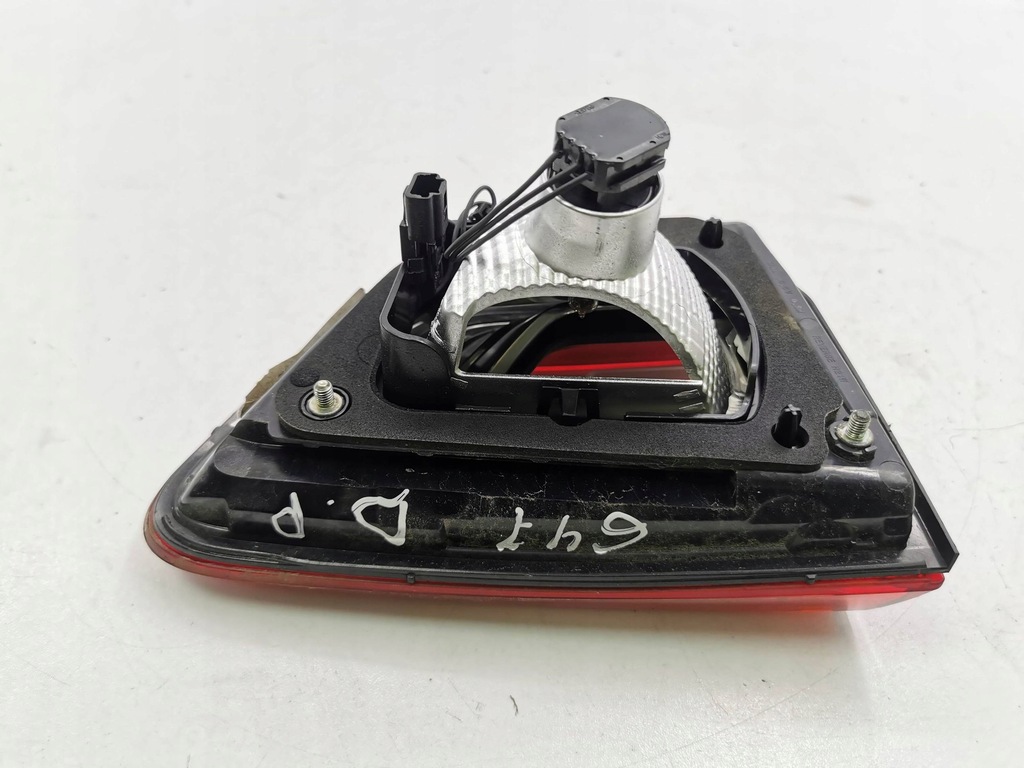 фото №10, Renault kadjar 2016 права сторона лампи задній кришки багажника