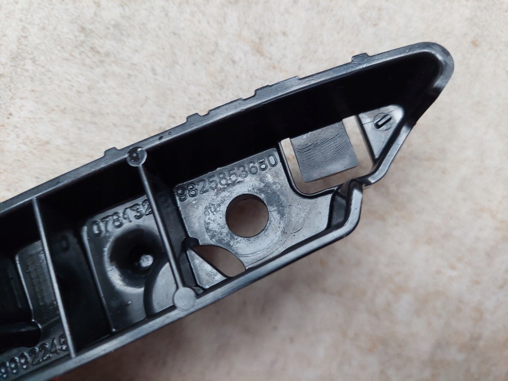 Направляющая крыла - правый перед - peugeot 2008 ii - 2019 с Разборки