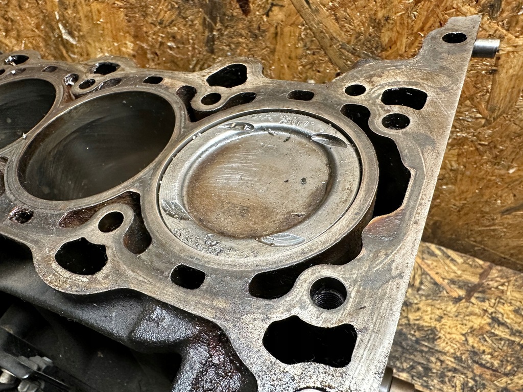 фото №16, Блок двигуна dół wał поршні opel astra j a14nel a14net