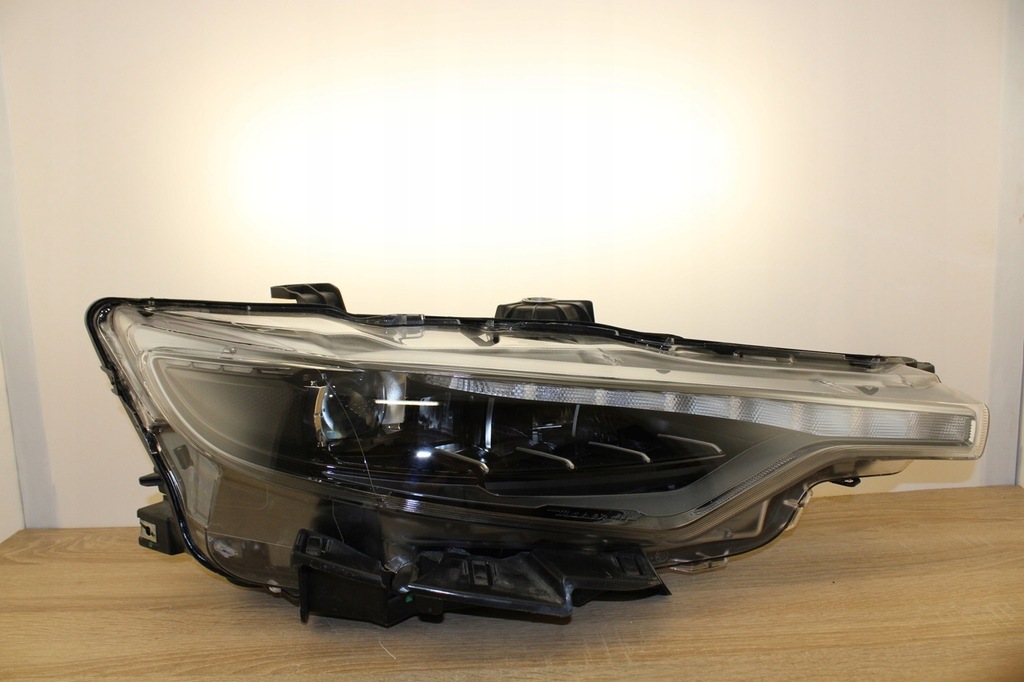 фото №1, Maserati levante full led lifting правий euro