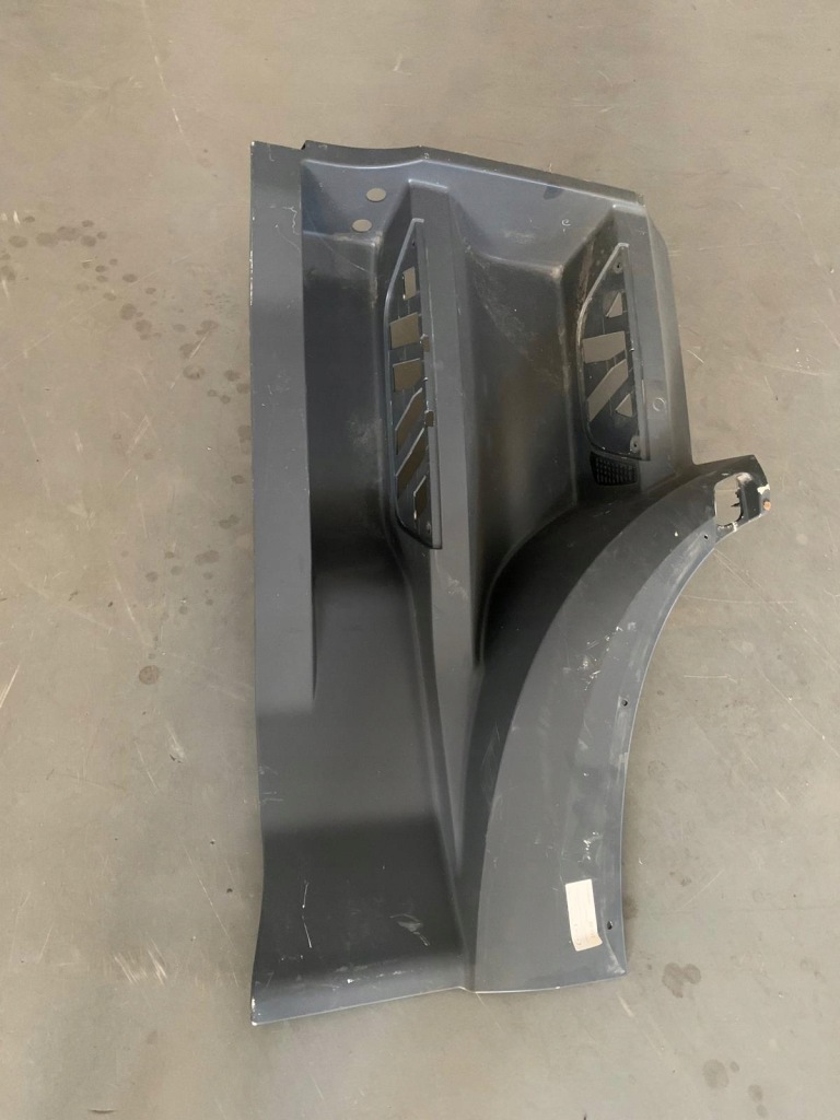 Купити Підніжка правий mercedes actros mp4 9606665103