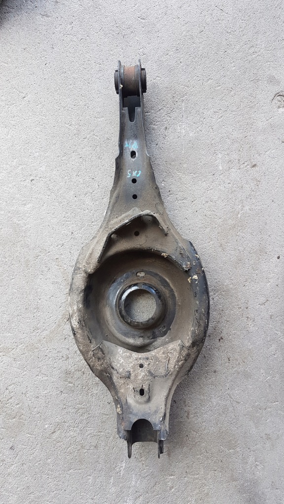 фото №1, Mazda cx5 ii 17- важіль правий задня нижній