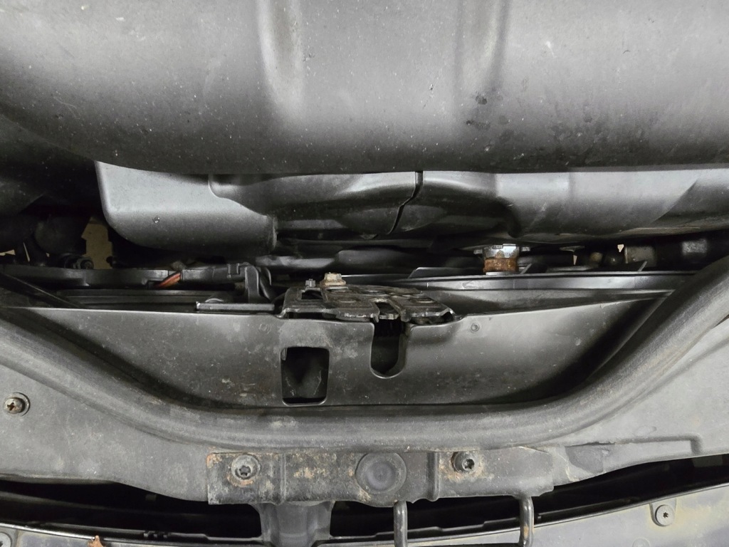 фото №1, Замок капот skoda superb 3u0823509a