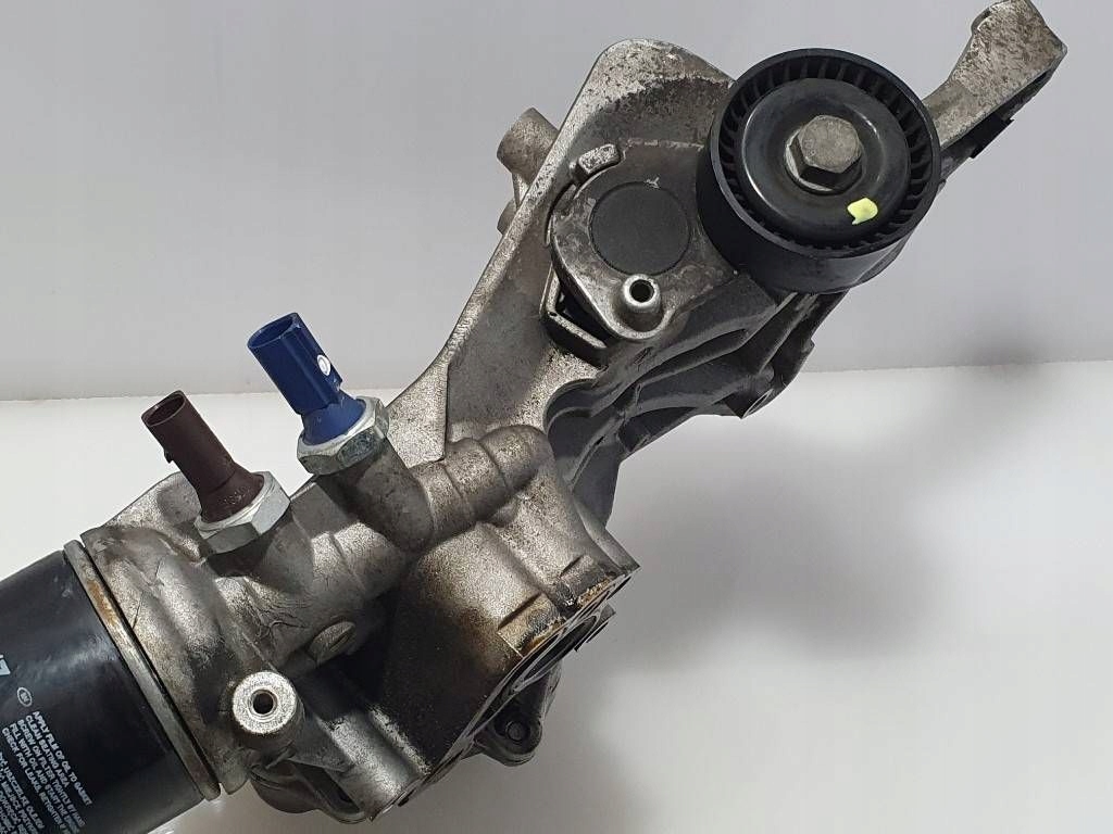 фото №11, Audi a3 s3 8p 2008 основание фильтра масла кронштейн генератора 06j903143ah