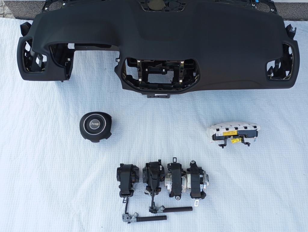 фото №1, Jeep compass ii консоль панель приладів панель приладів 2018- набір