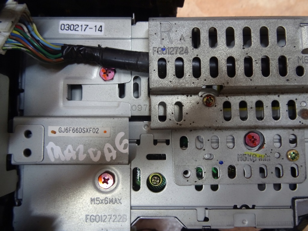 фото №9, Mazda 6 панель средний радио