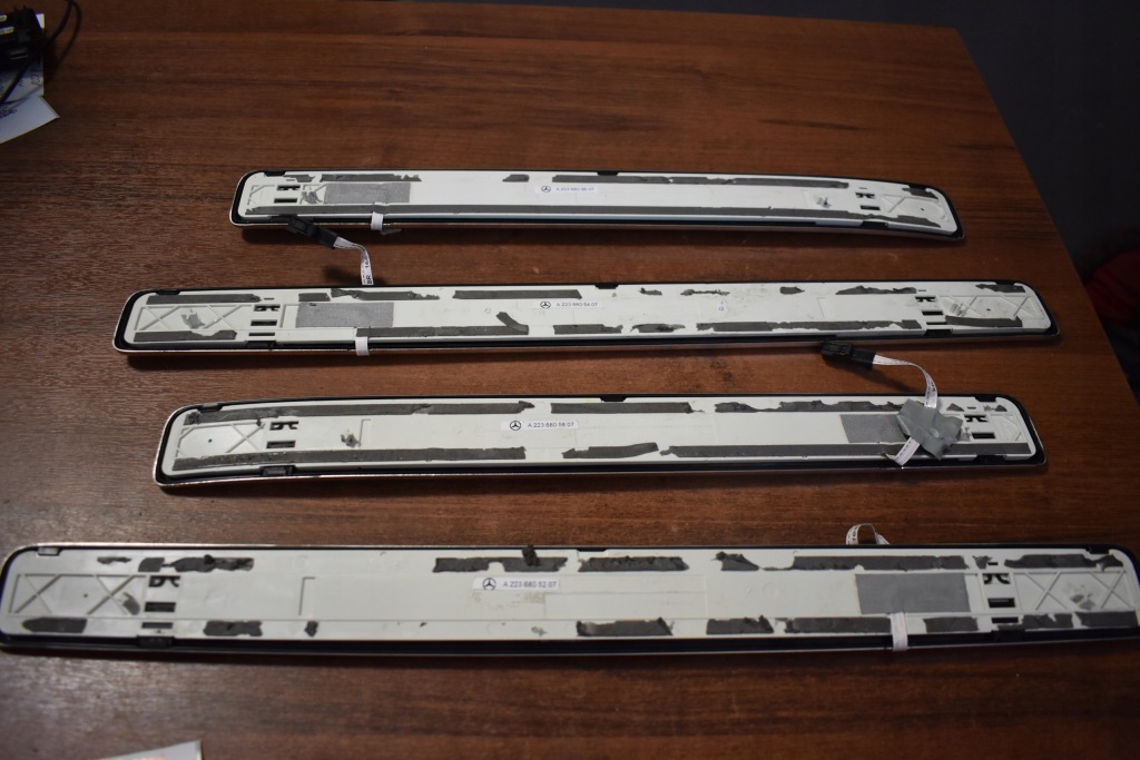 фото №4, Idealne накладки накладки порогові led kpl. mercedes w223 long 1