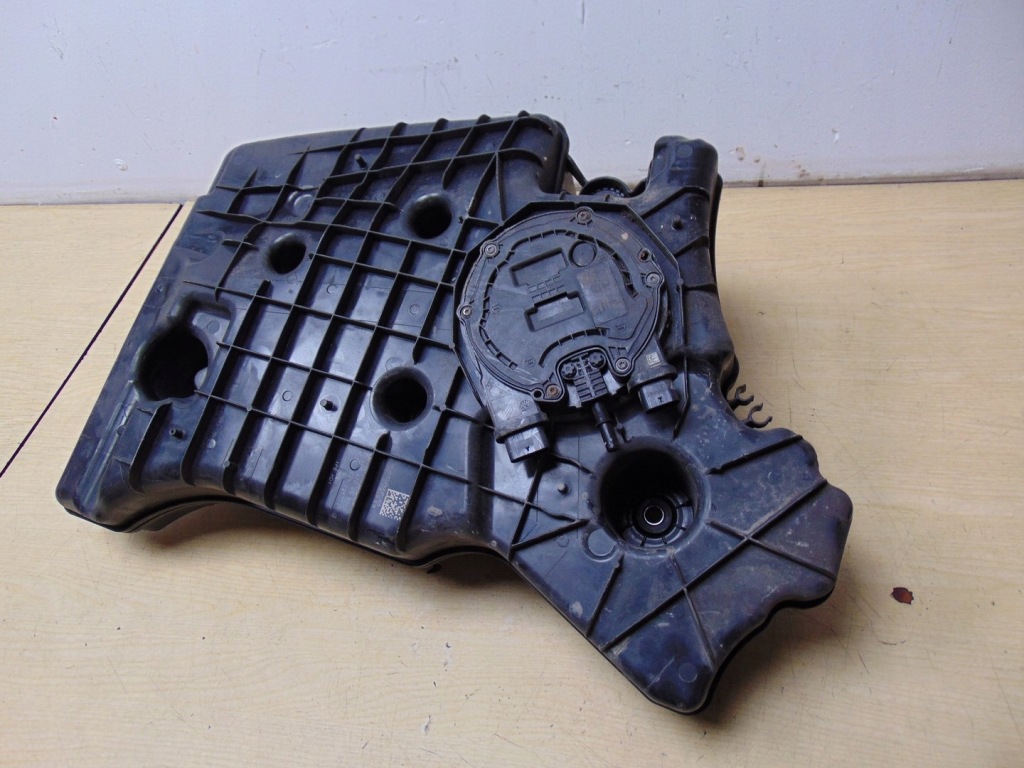 фото №12, Бак adblue mercedes w213 a0994712500 a2474709002