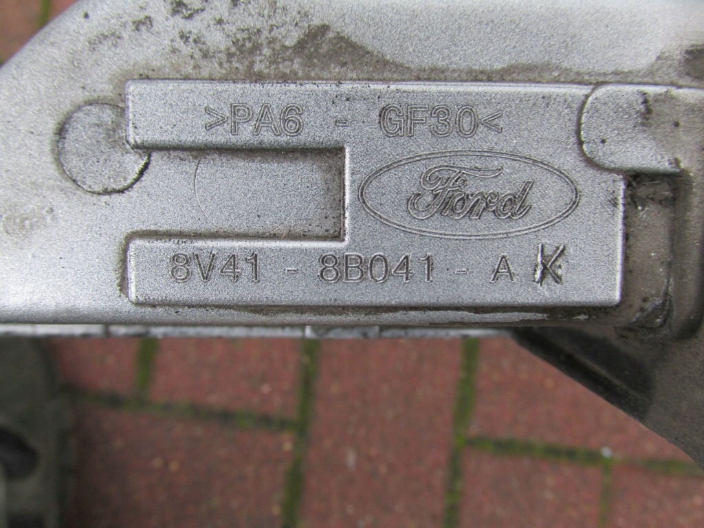 В хорошем состоянии усилитель передний цвет 08 kuga mk1 2008-2012 год Цена