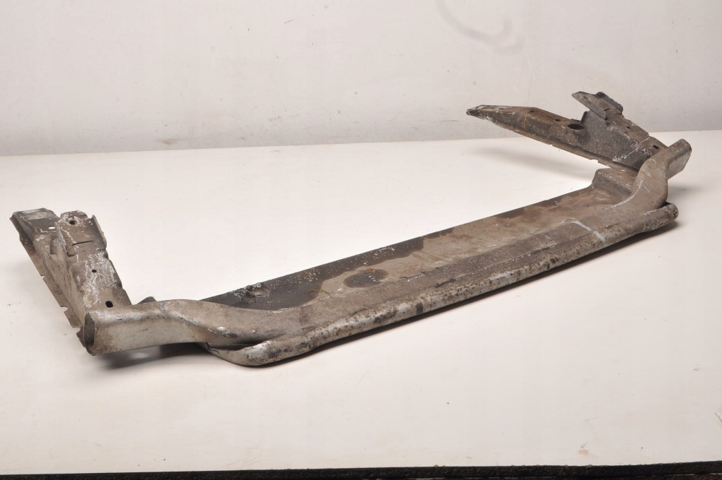 Volvo xc90 накладка бампера под бампер радиатор с Разборки