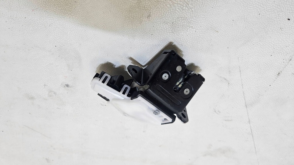 фото №1, Петля крышки багажника mazda 3 48630