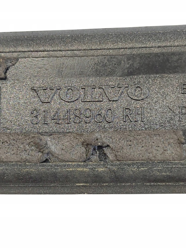 фото №7, Volvo xc40 18r. молдинг накладка na крила правий задня 31448960