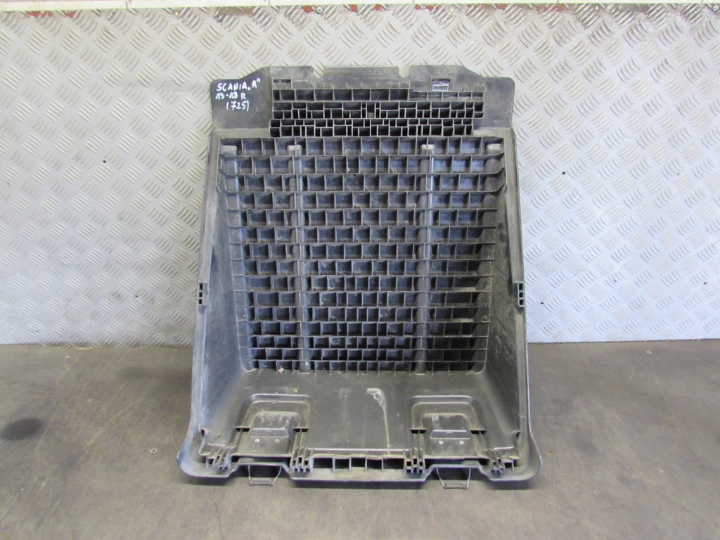 фото №9, Кришка акумуляторів 2428035 2395354 scania r 13-18r.