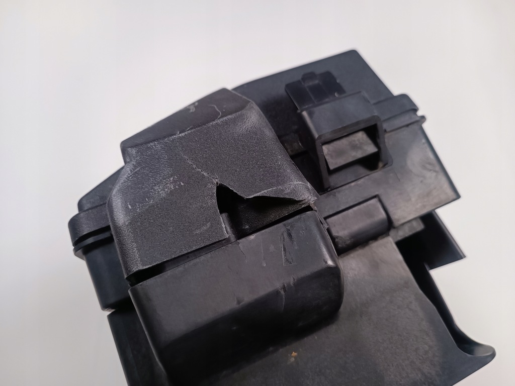 фото №8, Корпус коробка предохранителей chevrolet camaro ss 2009-2015