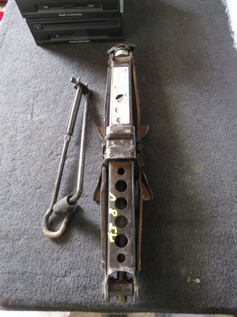 фото №1, Домкрат audi a3 8v