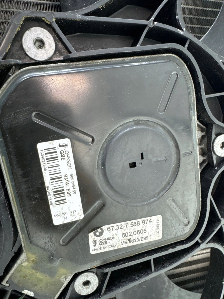 Bmw x1 e84 2010 перед радіатор повітря наддувний / інтеркулер в Україні