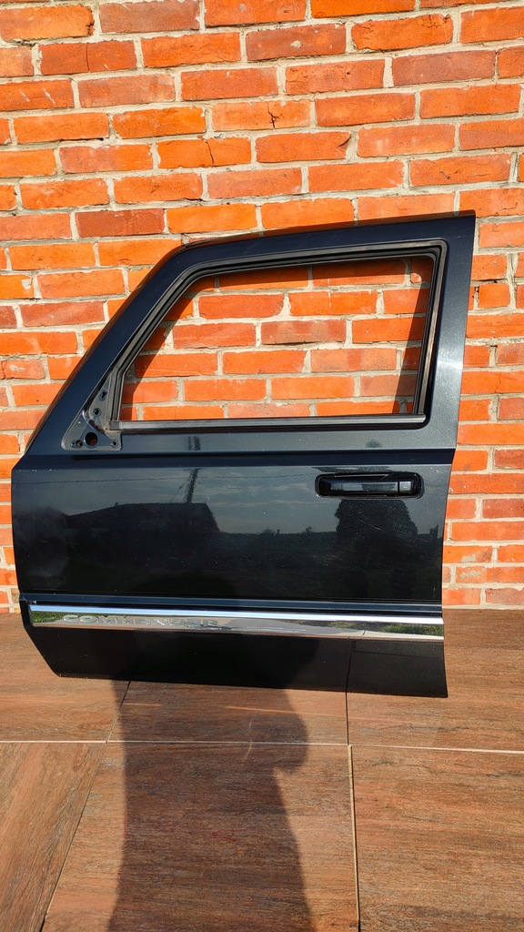 фото №1, Jeep commander 5-10r xk дверь левый перед чёрные