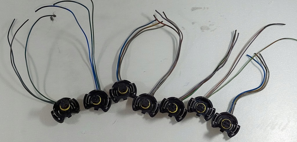 фото №1, Mercedes w220 215 штекер амортизатора abc