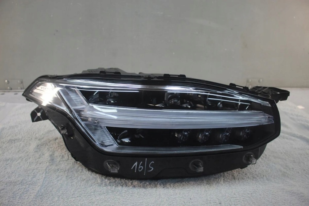 фото №1, Лампа правая перед volvo xc90 full led ii 2 31655703