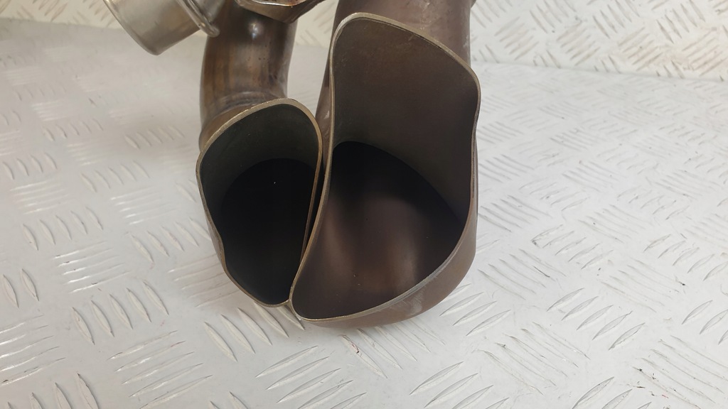 фото №16, Гаситель выхлоп конечный audi r8 4s0251609b