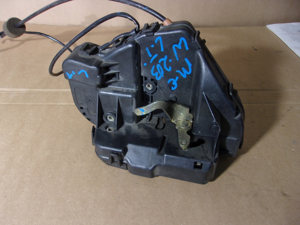 Купити Замок двері mercedes w203 лівий задній