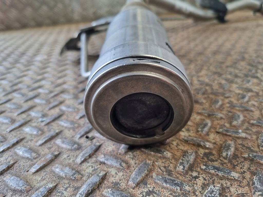 2019 volvo xc60 заливна горловина пального 32242538 Недорого