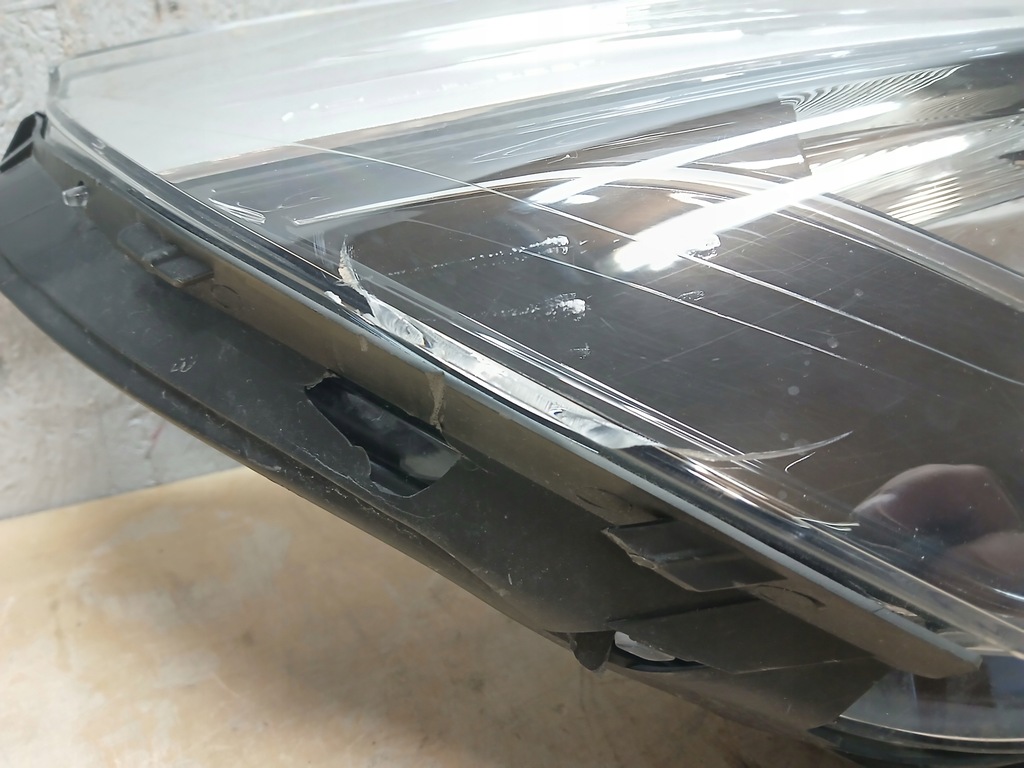 фото №3, Лампа перед права renault clio iv 4 260102796r