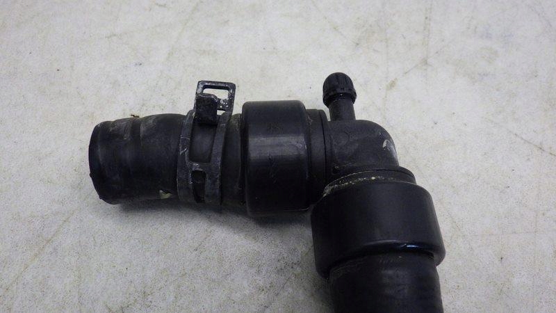 Патрубок труба води renault captur i 1.5 dci 924104538r Недорого