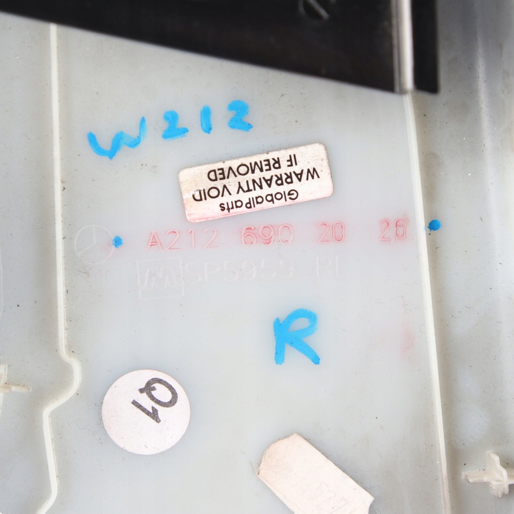 фото №10, Защита стойка mercedes-benz оригинальный номер a 212 690 20 26