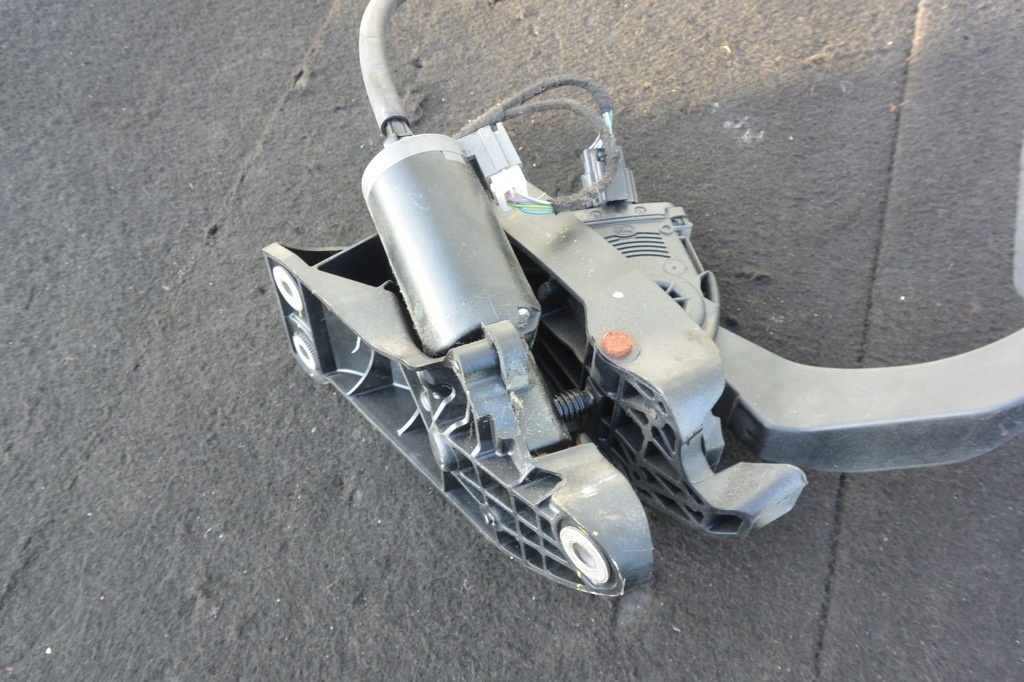 фото №8, Потенциометр газа 3.0b maserati ghibli quattroporte