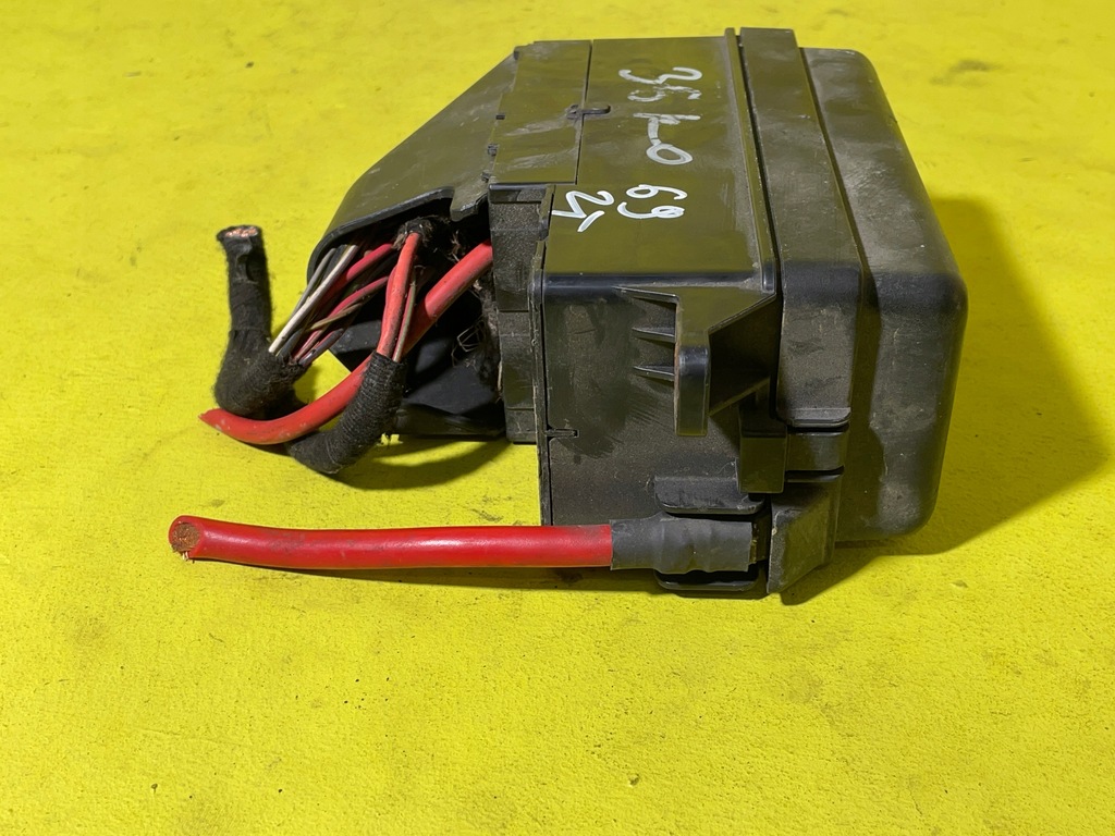 фото №3, Mini cooper r56 - коробка предохранителей