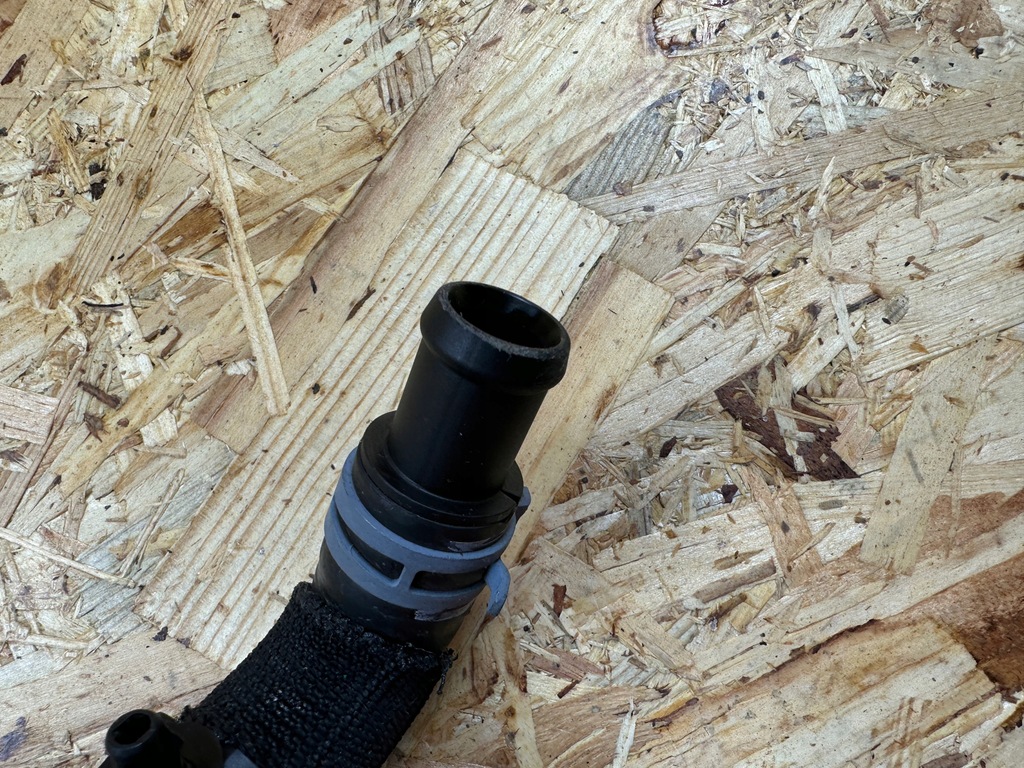 фото №8, Труба шланг wąż wody porsche taycan 9j1 4ke121036b 2019-