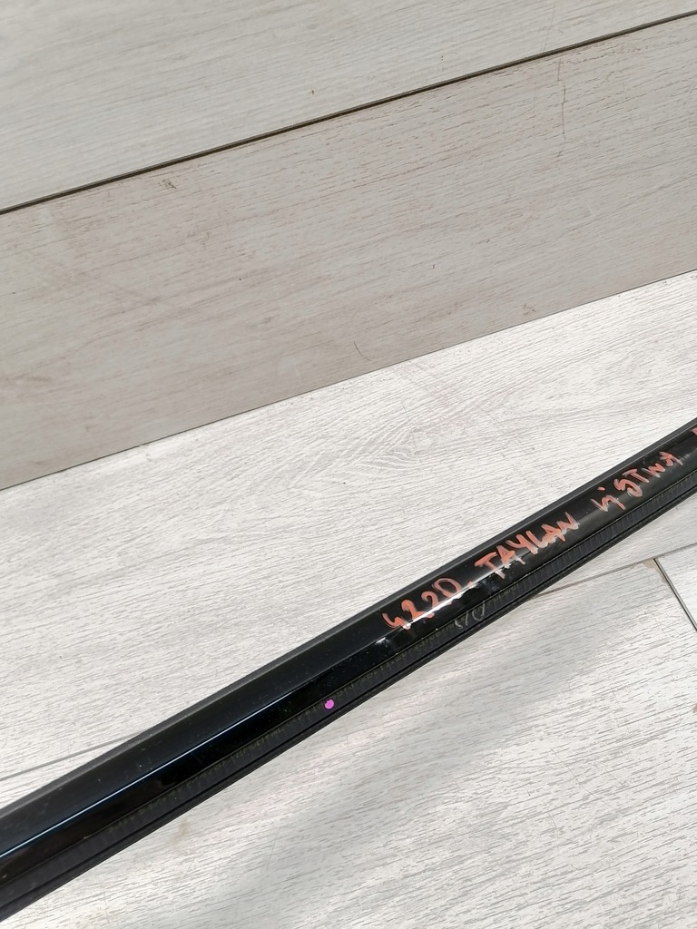 фото №6, Taycan молдинг уплотнитель правая 9j1837476b