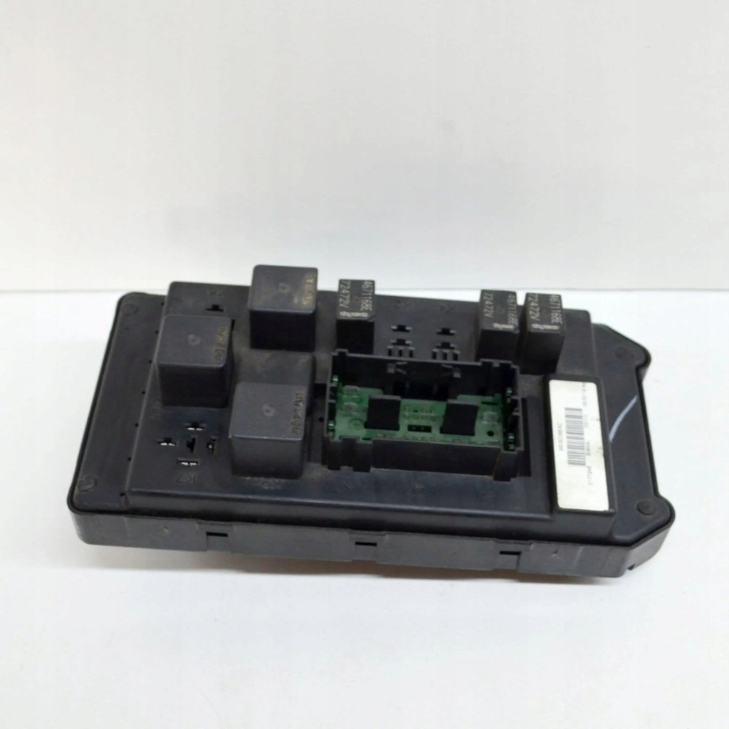 фото №1, Jeep grand cherokee wk 2005 рамка / модуль предохранителей