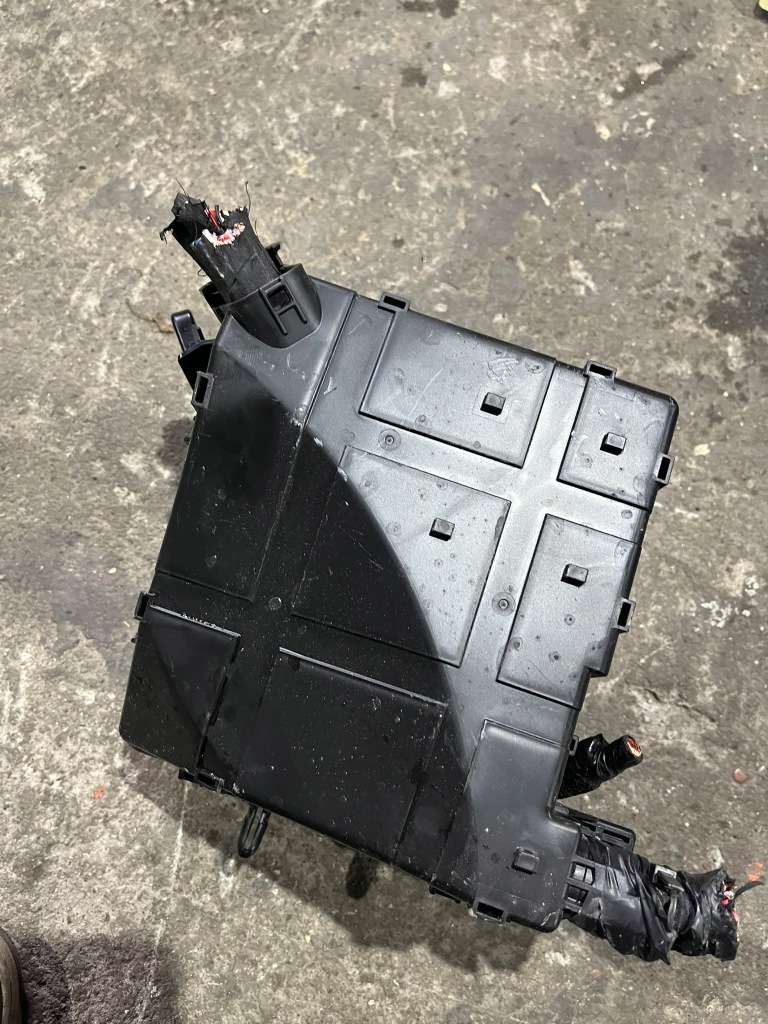 Коробка предохранителей hyundai tucson 3 рестайлинг  1,6 t-gdi 91210-d7460 с Разборки