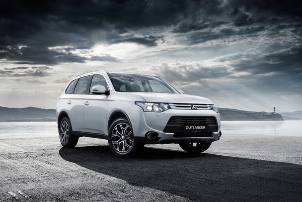 фото №7, Mitsubishi outlander iii lift рамка панель спидометра