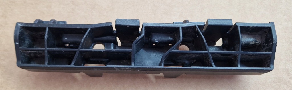 фото №1, Кронштейн поріг audi a6 c8 4k0853922 праве оригінал