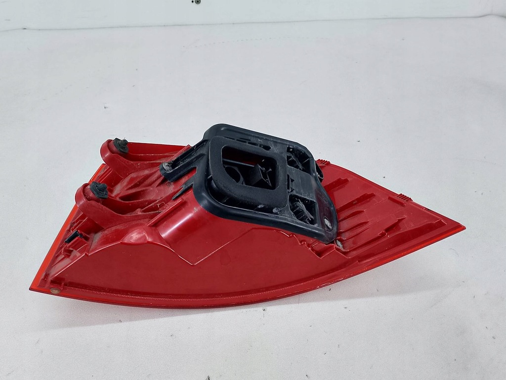 фото №8, Лампа задняя левая vw passat b7 3af945095a kombi