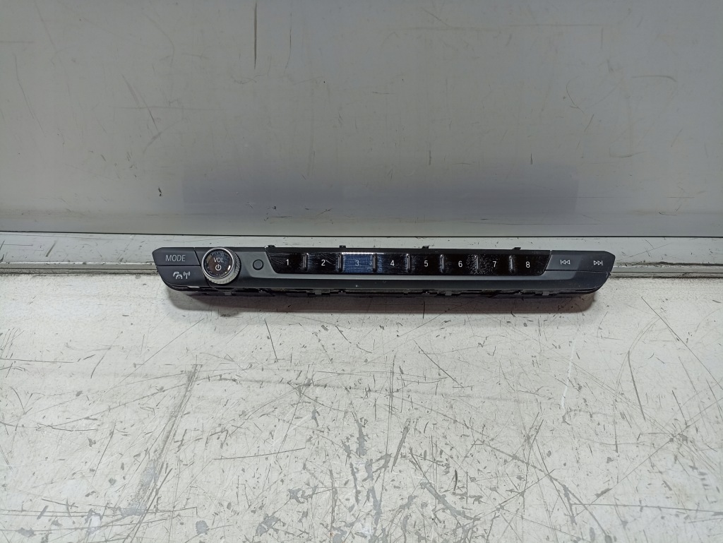 Купити Bmw 8 g15 панель радіо 7949336