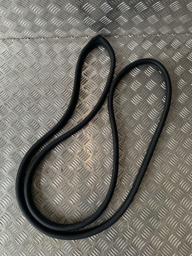 фото №1, Прокладка кузовна перед l/p kia sportage iv 18