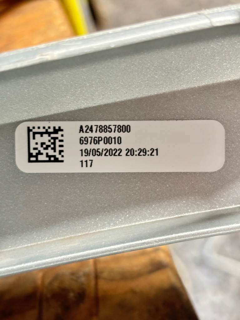 фото №14, Mercedes glb w247 накладка спойлер бампера перед a2478857800 a2478855701